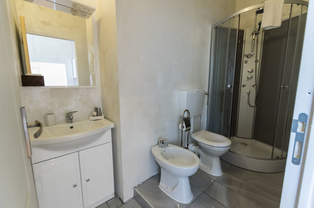 Cavour Guest House Ventimiglia Bagian luar foto