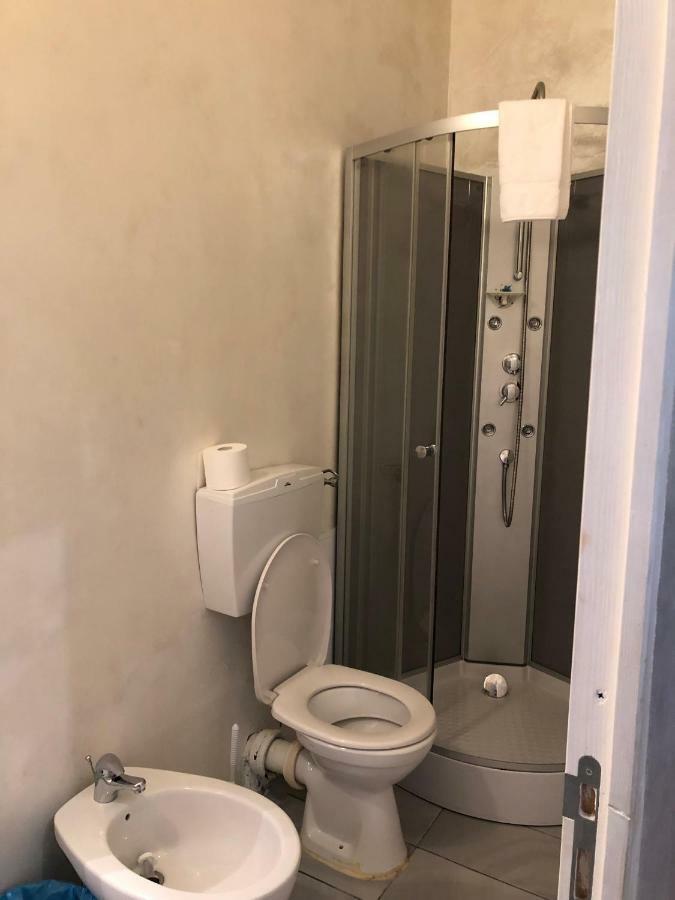 Cavour Guest House Ventimiglia Bagian luar foto