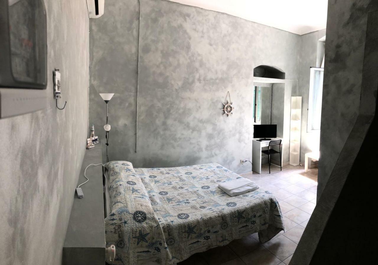 Cavour Guest House Ventimiglia Bagian luar foto