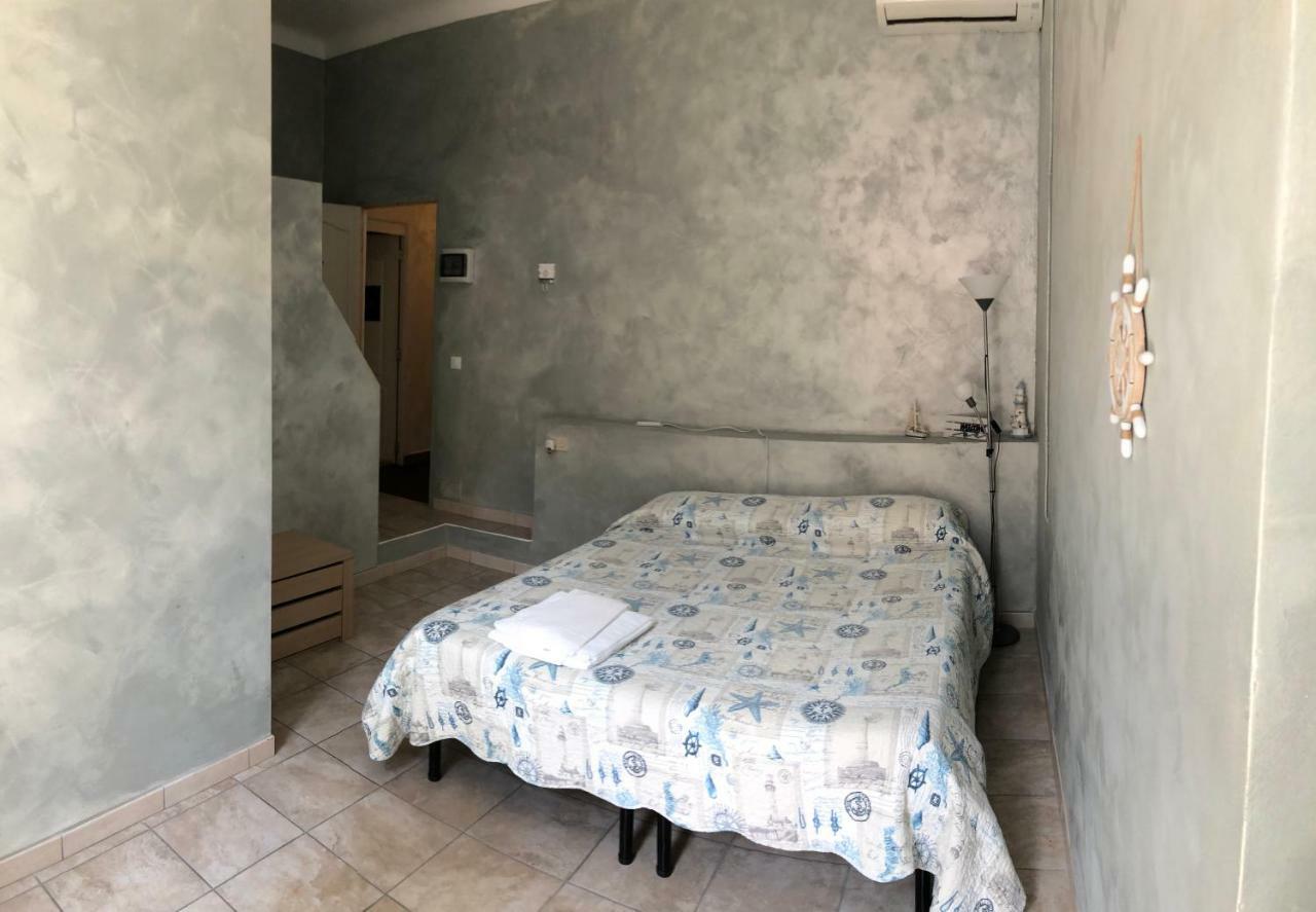 Cavour Guest House Ventimiglia Bagian luar foto